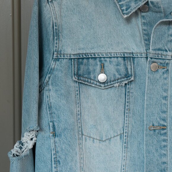 Rollas Denim Jacket Cropped Distressed Fray Hem Boxy Fit Destroyed Jean Coat - Picture 10 of 10